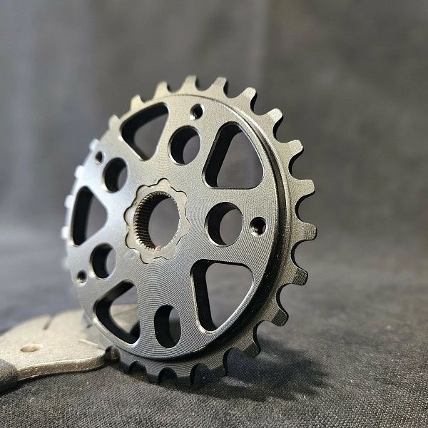 Звезда BMX 25T, 1/2"x1/8", 19 мм, 48 шлицев (+отверстия с резьбой), алюминиевая